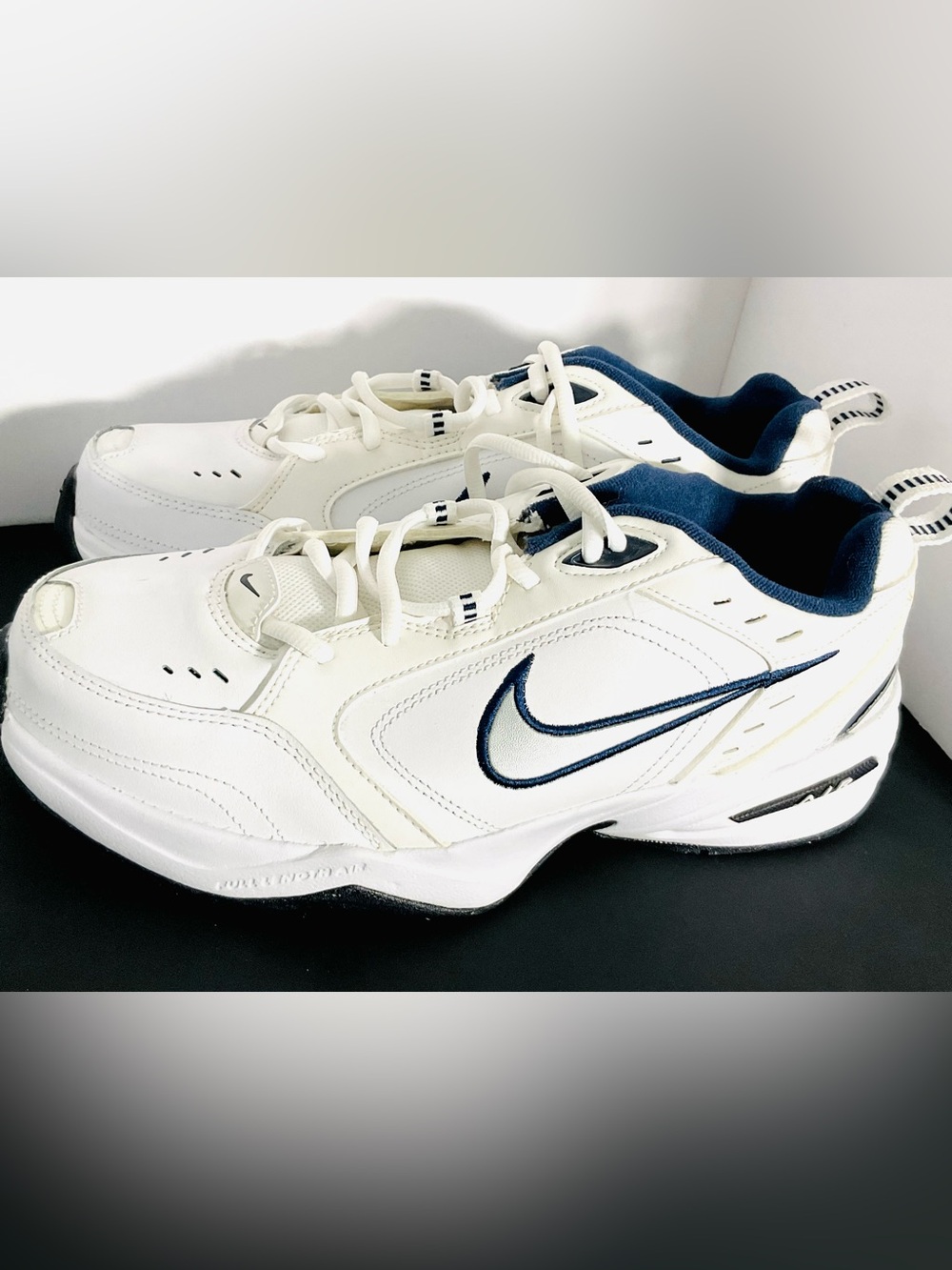 Nike Air Monarch IV White Navy Sneakers Men’s Size 10.5 Walking Shoes - Picture 3 of 7
